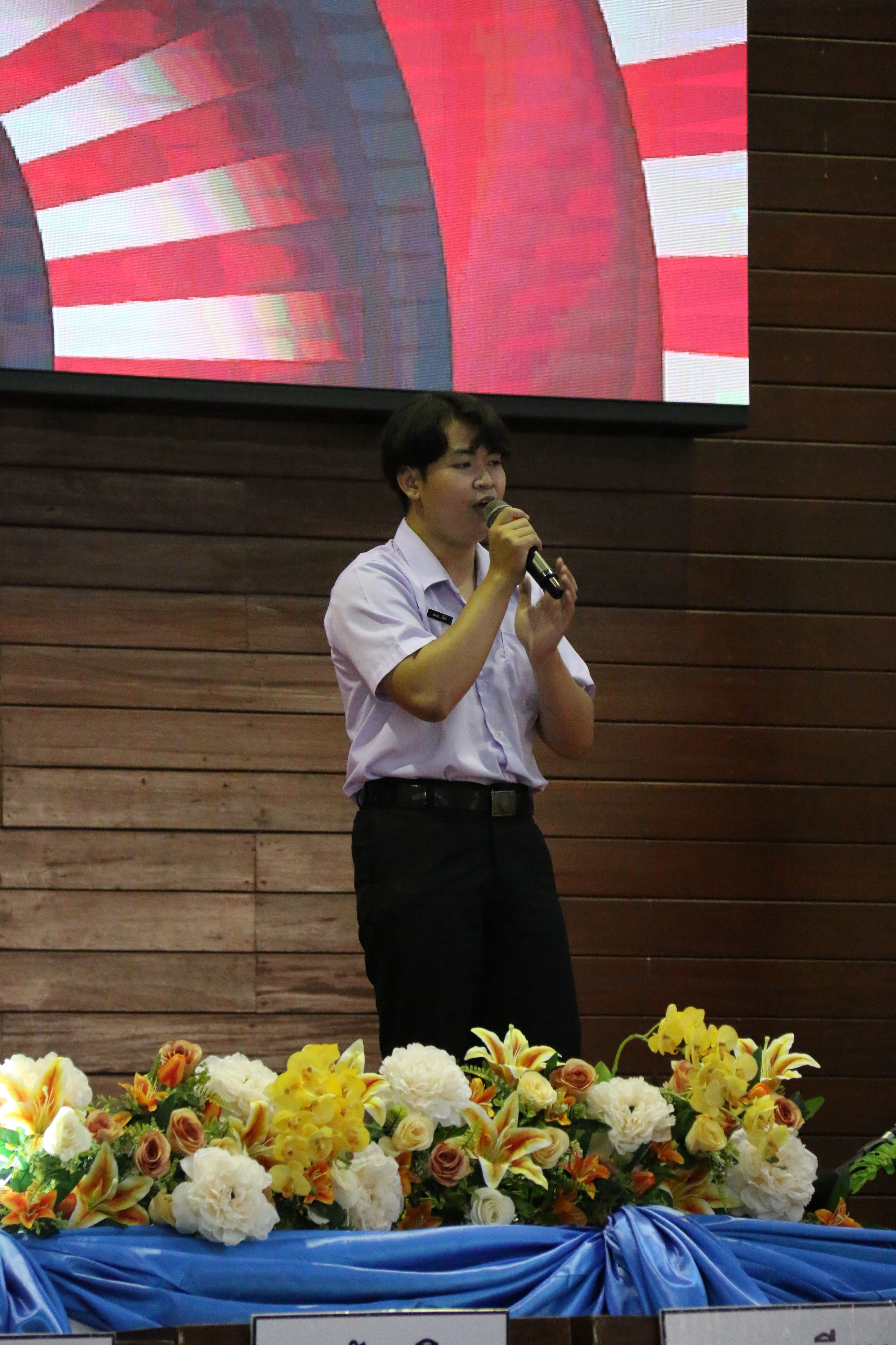 การประกวดร้องเพลงไทยลูกทุ่ง ชาย